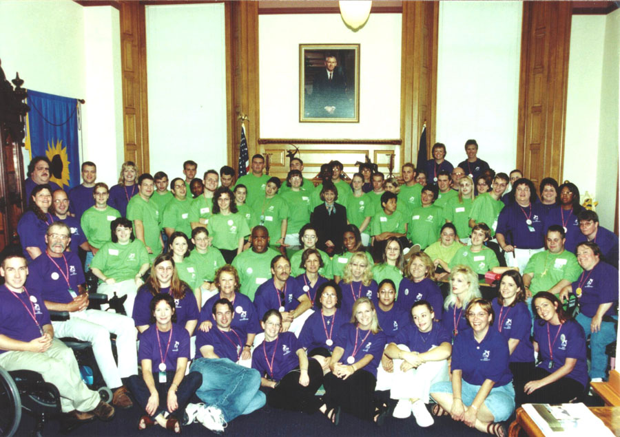 2002 KSYLF participants pose in the Governor's office of State Capital